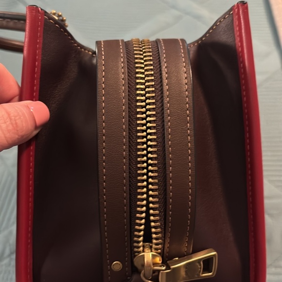 Coach Rogue 25  - Brick Red - Picture 5 of 12